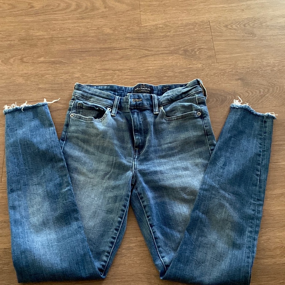LUCKY legging jeans, like new, Hardly worn.